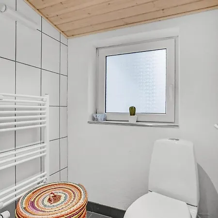 2 Bedroom Stunning In *